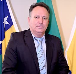 Íris Domingues Bezerra de Menezes